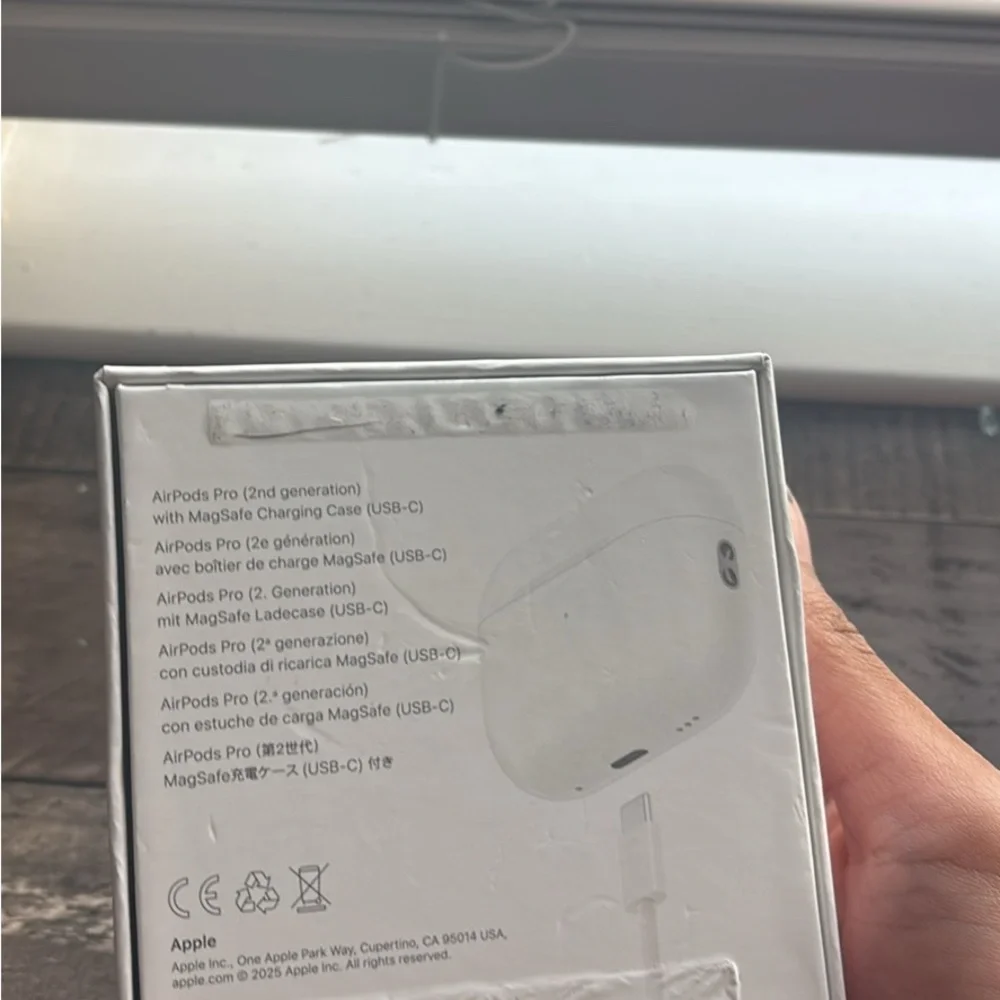 Apple AirPods Pro with MagSafe Charging Case